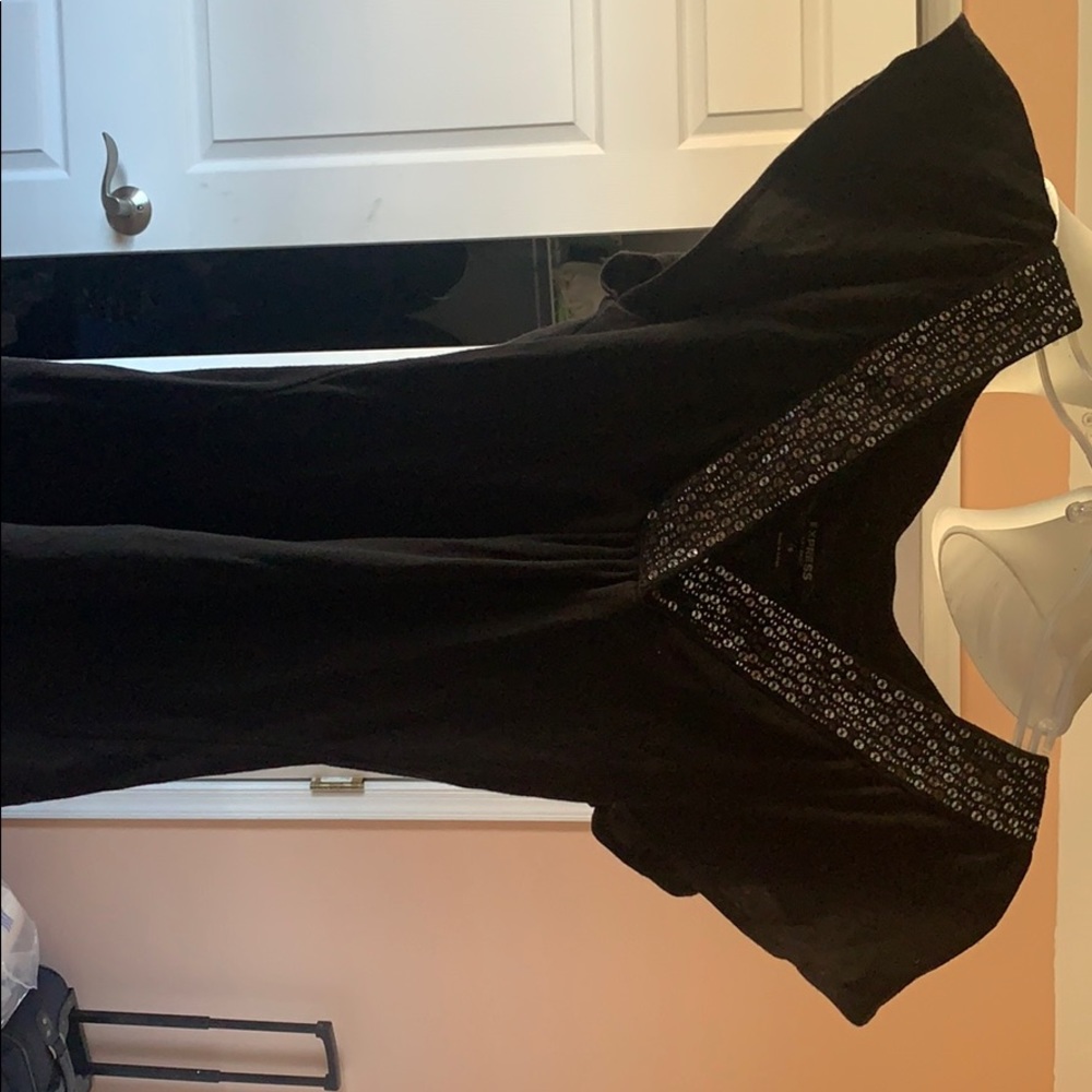 Express glitter going out top